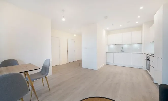 Недвижимость Tabbard Apartment, East Acton Lane: 9