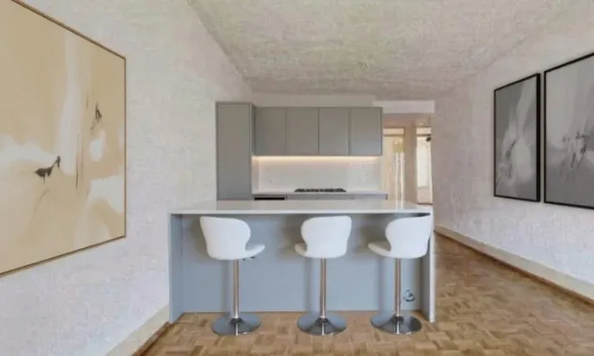 Недвижимость Apartment 4 rooms: 2