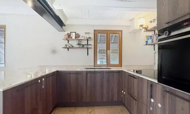 Недвижимость Apartment 4 rooms: 2