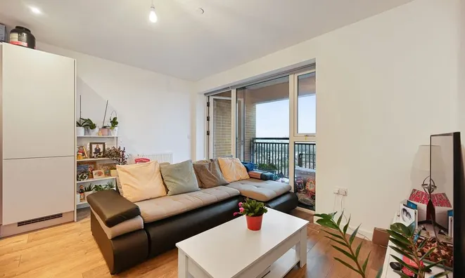 Недвижимость East Acton Lane, London, 7: 8