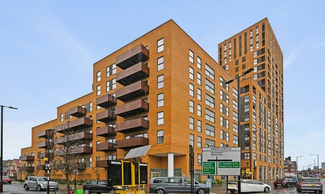 Недвижимость East Acton Lane, London, 7: 11