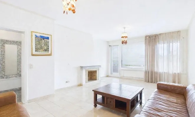 Недвижимость Apartment 4 rooms: 2