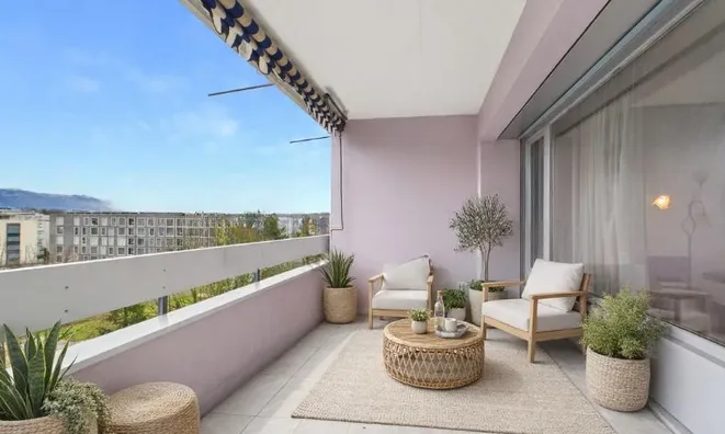 Недвижимость Apartment 4 rooms: 3