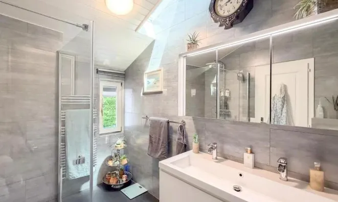 Недвижимость Single house 6 rooms: 10