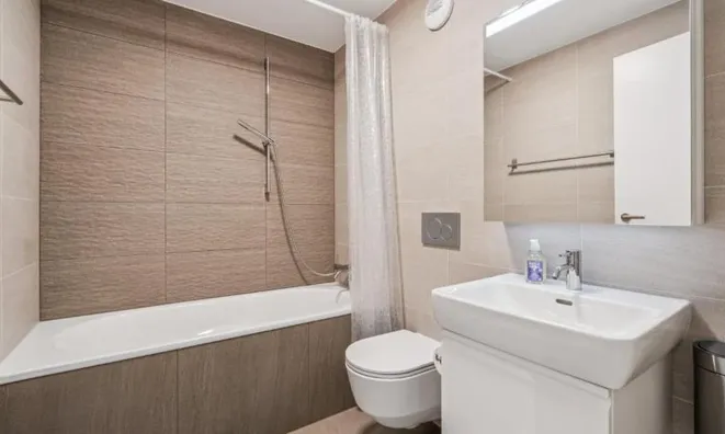 Недвижимость Apartment 5.5 rooms: 8