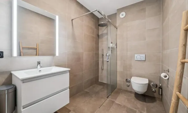 Недвижимость Apartment 5.5 rooms: 9