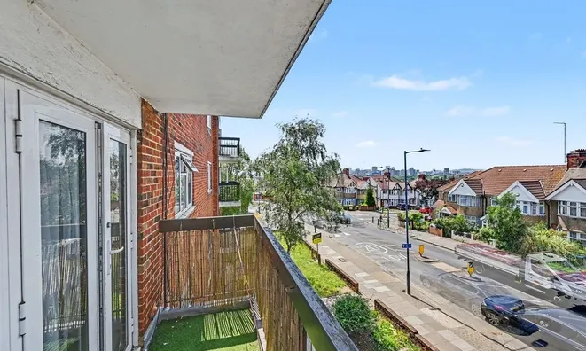 Недвижимость Tanfield Avenue: 4
