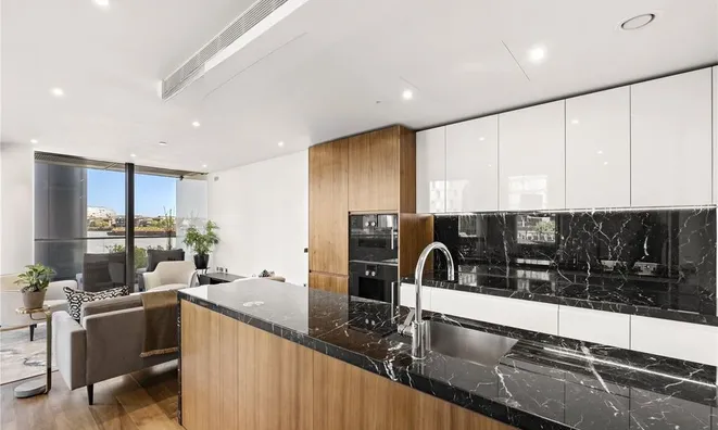 Недвижимость Tower West, 1 Waterfront Drive: 11