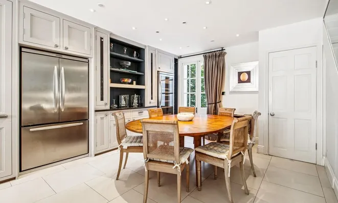 Недвижимость Ifield Road, London SW10.: 2