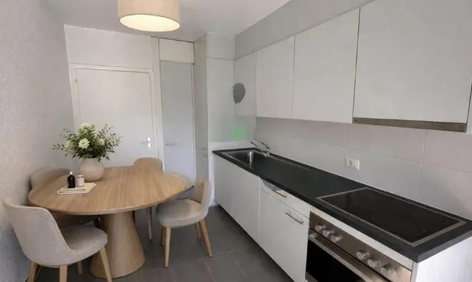 Недвижимость Apartment 3 rooms: 4