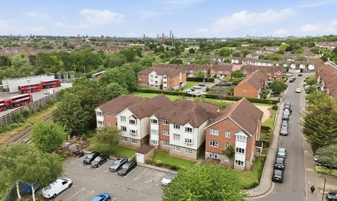 Недвижимость Debham Court, Pinemartin Close, Cricklewood: 8