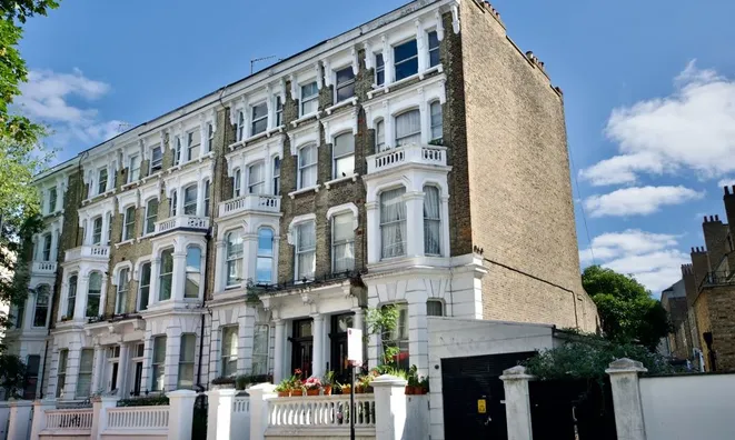 Недвижимость Finborough Road: 8