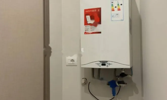 Недвижимость Трехкомнатная квартира в центре: 6