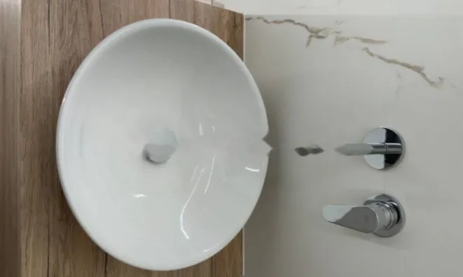 Недвижимость Трехкомнатная квартира в центре: 15