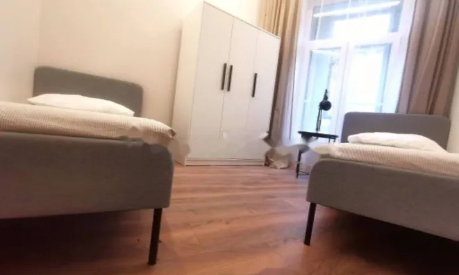 Недвижимость Трехкомнатная квартира в центре: 22