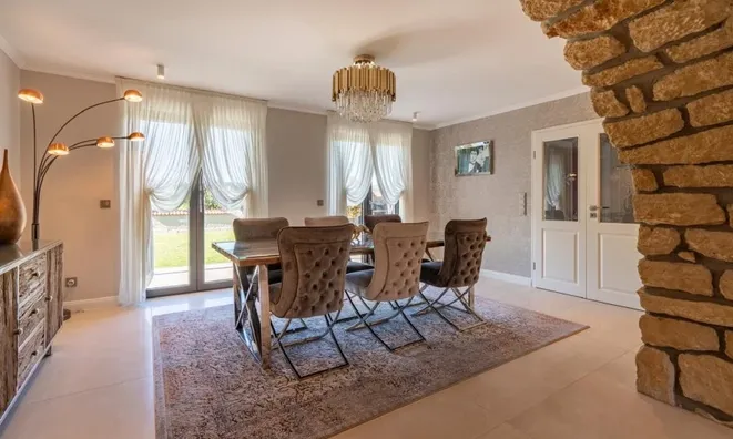 Недвижимость Villa 5 bedrooms for sale in Frisange: 1