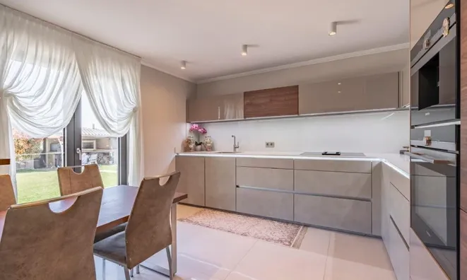 Недвижимость Villa 5 bedrooms for sale in Roeser: 3