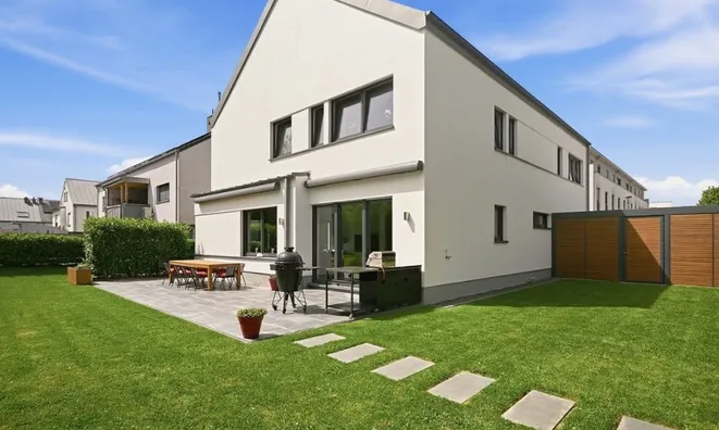 Недвижимость Detached house 8 bedrooms for sale in Capellen: 1