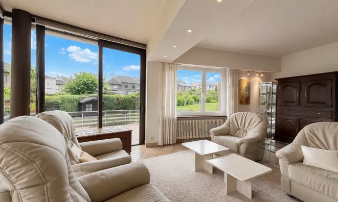 Недвижимость House 6 bedrooms for sale in Sandweiler: 6