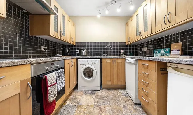 Недвижимость Upper Richmond Road, East Putney: 7