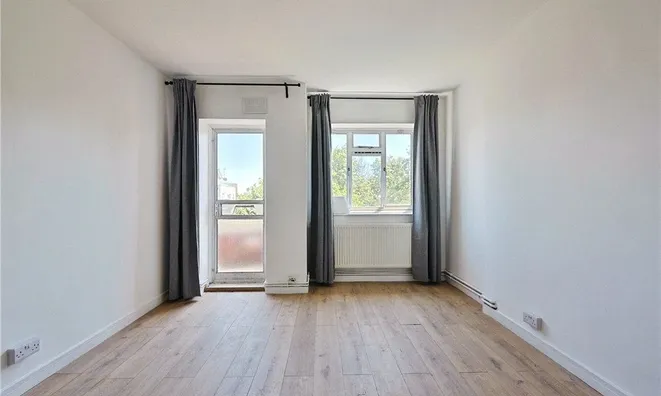 Недвижимость Rollo Court, Strasburg Road: 1