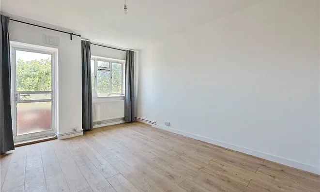Недвижимость Rollo Court, Strasburg Road: 7