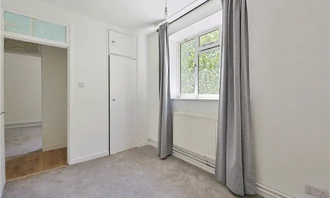 Недвижимость Rollo Court, Strasburg Road: 19