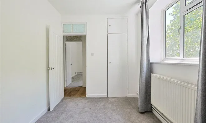 Недвижимость Rollo Court, Strasburg Road: 20