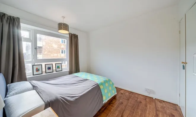 Недвижимость St. Saviours Estate, Abbey Street: 8