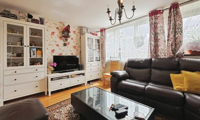 Недвижимость Yelverton Road: 16