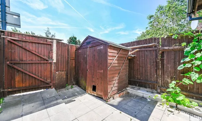 Недвижимость Lilburne Walk, Wembley: 2