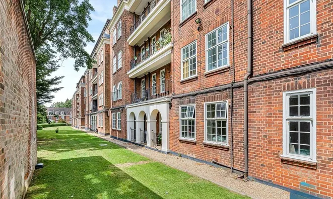 Недвижимость 19 West Heath Court, North End Road: 3