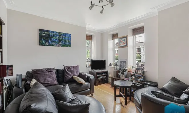 Недвижимость 19 West Heath Court, North End Road: 5
