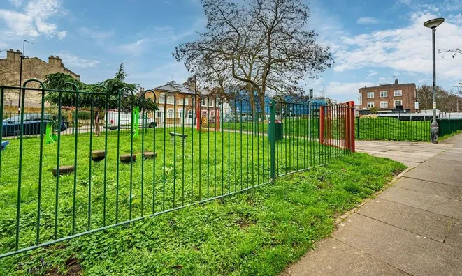 Недвижимость Ringmer Gardens N19, Holloway, London: 3
