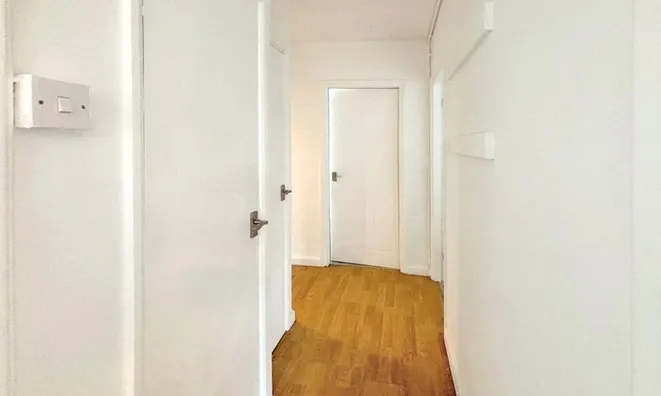 Недвижимость Barclay Close: 5