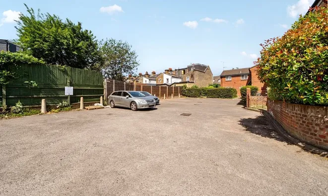 Недвижимость Avenue Road, Acton: 1