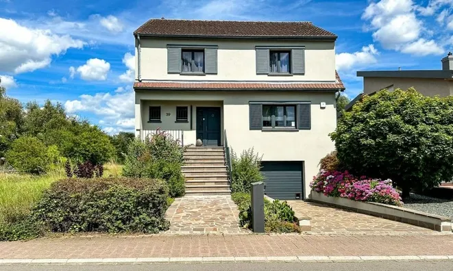 Недвижимость House 4 bedrooms for sale in Mondercange: 4