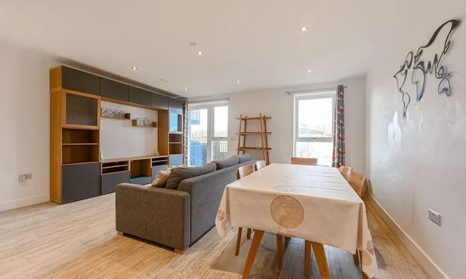 Недвижимость Granta Court, Trinity Way, East Acton: 17