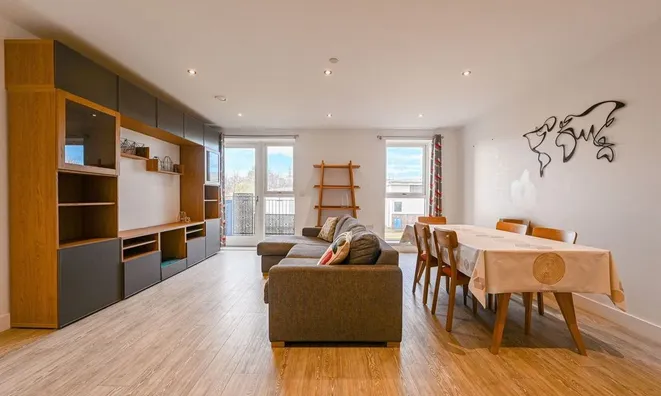 Недвижимость Granta Court, Trinity Way, East Acton: 18