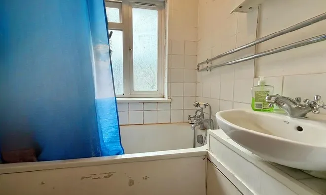 Недвижимость Flat, Harwood Court, Upper Richmond Road: 2