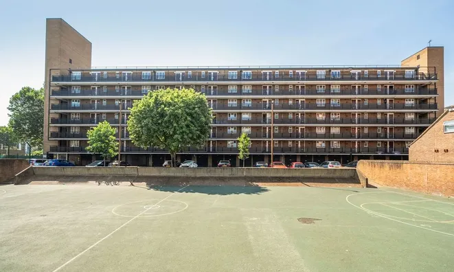 Недвижимость Layard Square: 4