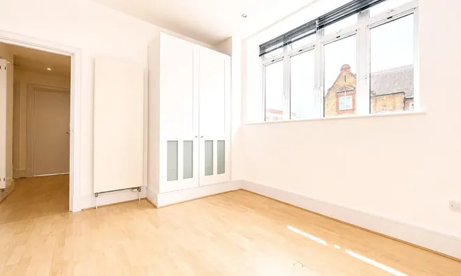 Недвижимость Bernhard Baron House, Henriques Street: 1