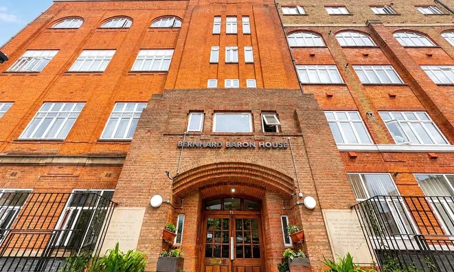 Недвижимость Bernhard Baron House, Henriques Street: 10