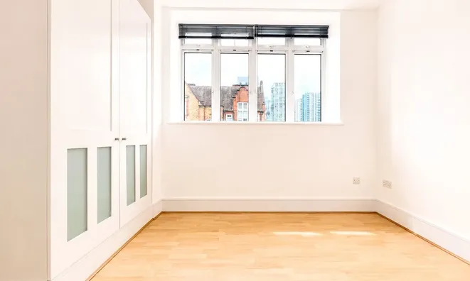 Недвижимость Bernhard Baron House, Henriques Street: 11