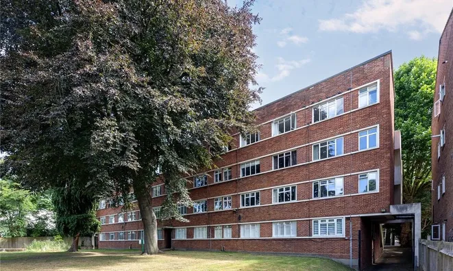 Недвижимость Upper Richmond Road: 1