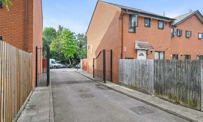 Недвижимость St. Albans Road, London, 8: 4