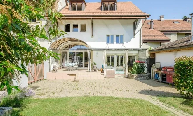 Недвижимость Single house 15 rooms: 1