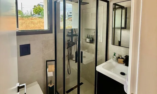 Недвижимость 3 Bedroom Luxury Apartment For Sale in Agios Athanasios, Limassol: 9