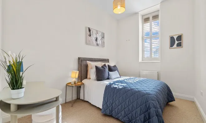 Недвижимость Shortcroft Mead Court, Cooper Road, London.: 2