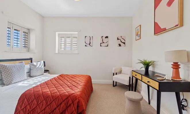 Недвижимость Shortcroft Mead Court, Cooper Road, London.: 5